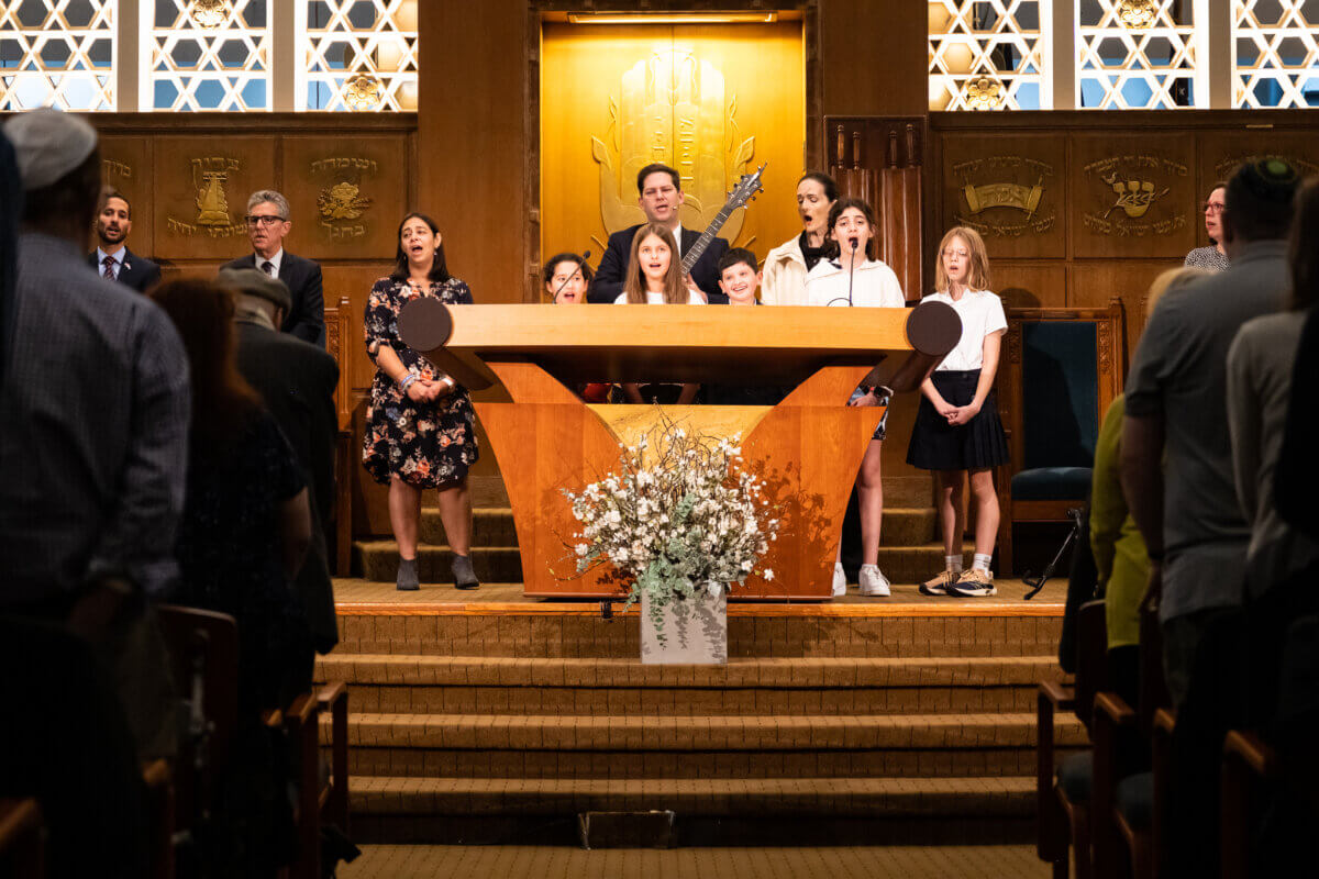 'A sad, devastating week': Upper West Side synagogue mourns hundreds killed in Israel terrorist attacks 4 Upper West Side synagogue prays for Israel terrorist attack victims