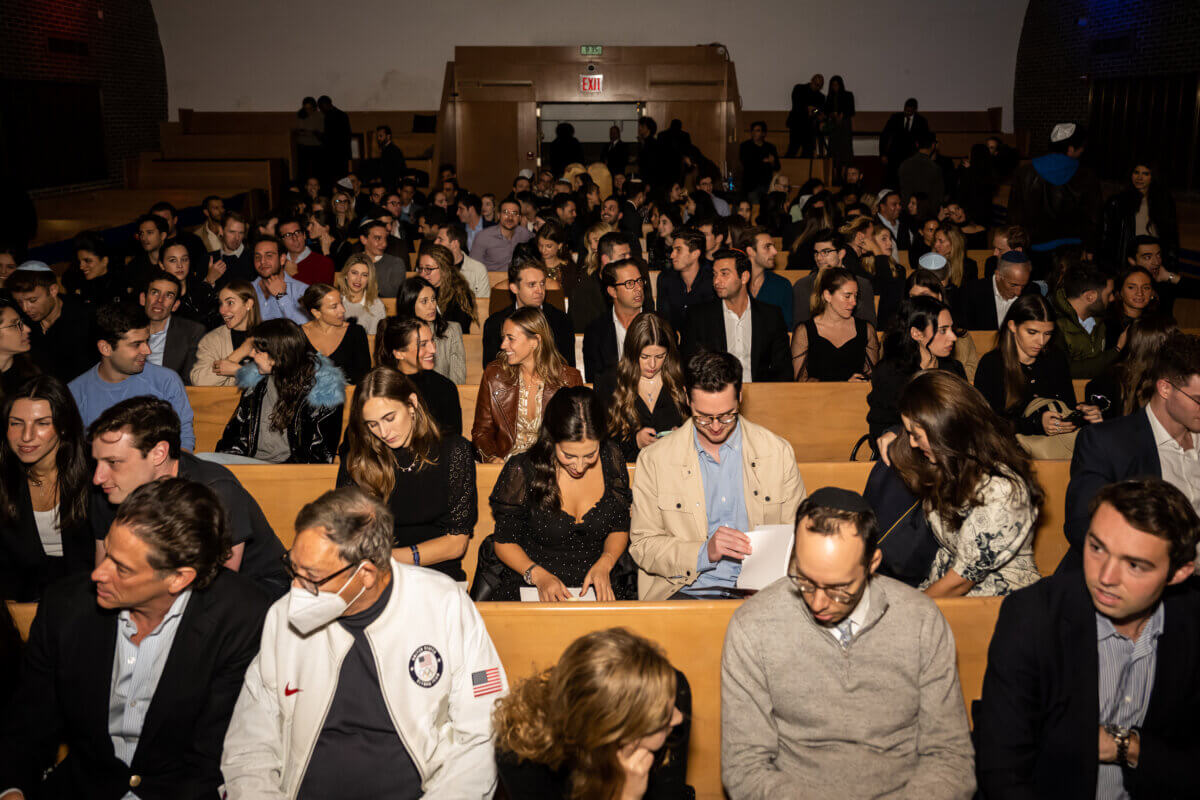 War in Israel: Tribeca Synagogue service brings Jewish New Yorkers together for an evening of solidarity 6 Attendees at service for Israel at Tribeca Synagogue