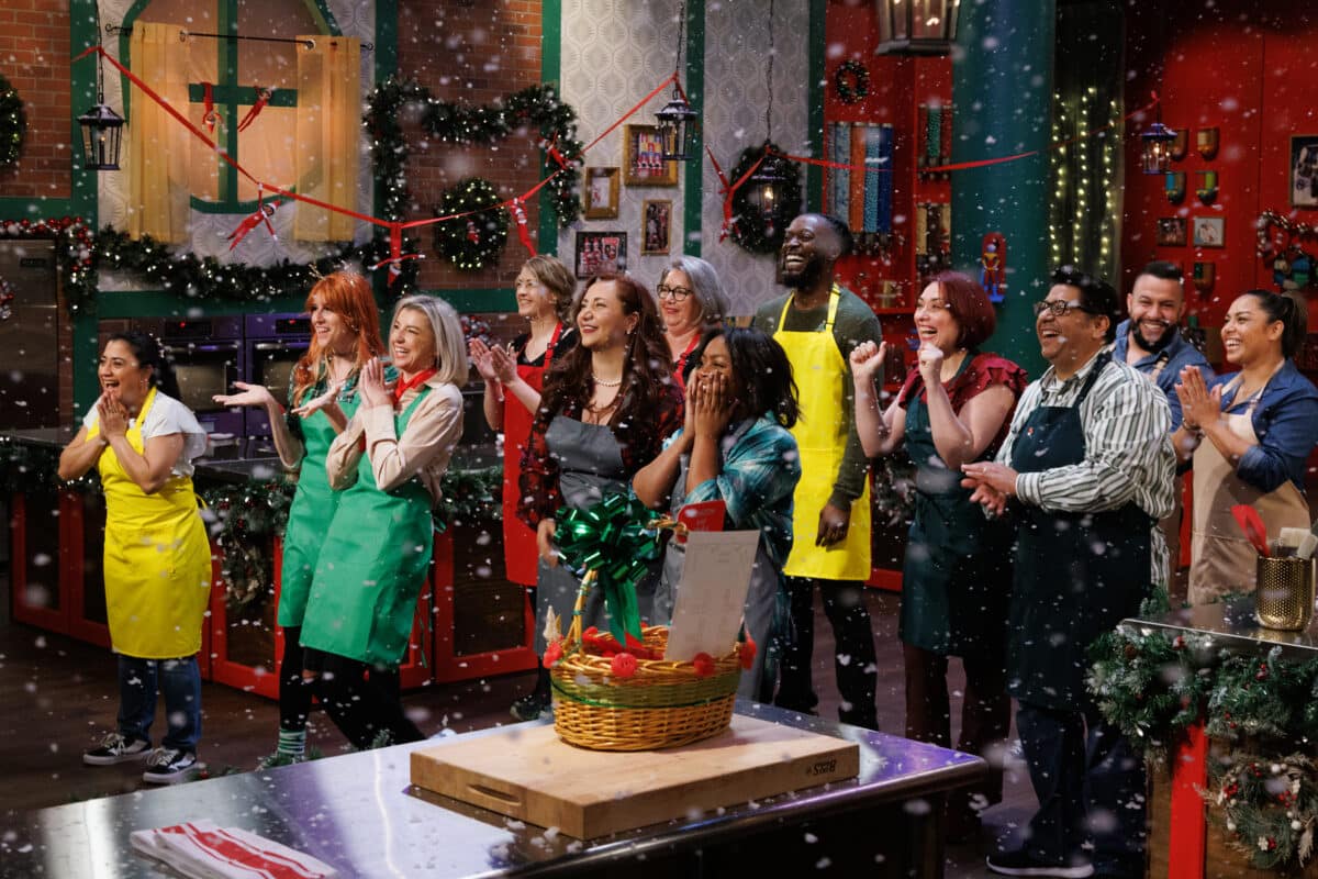 The sweet makers react as they arrive in the enchanted cottage for the first time, as seen on "The Elf on the Shelf: Sweet Showdown."