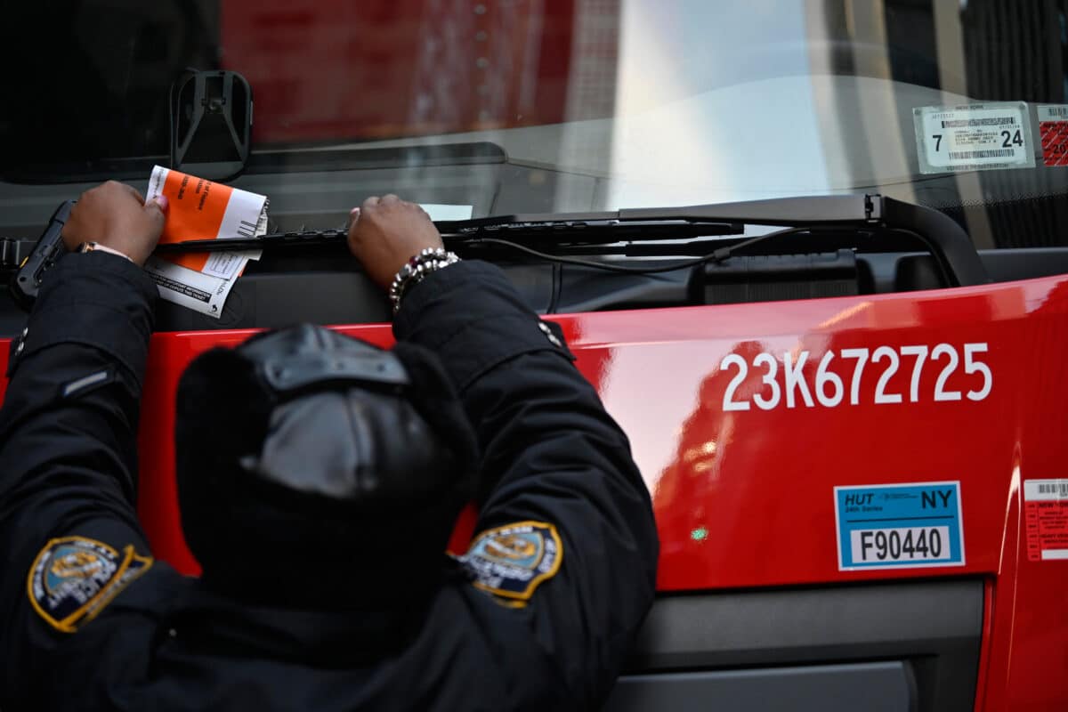 'Get out of our lanes!' NYPD beefing up traffic enforcement against illegal parking in bus lanes 13