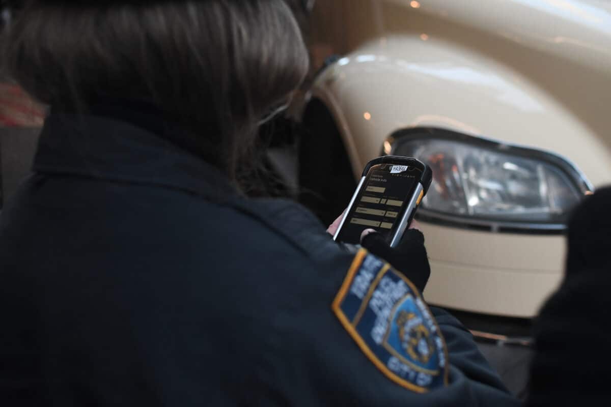 'Get out of our lanes!' NYPD beefing up traffic enforcement against illegal parking in bus lanes 17