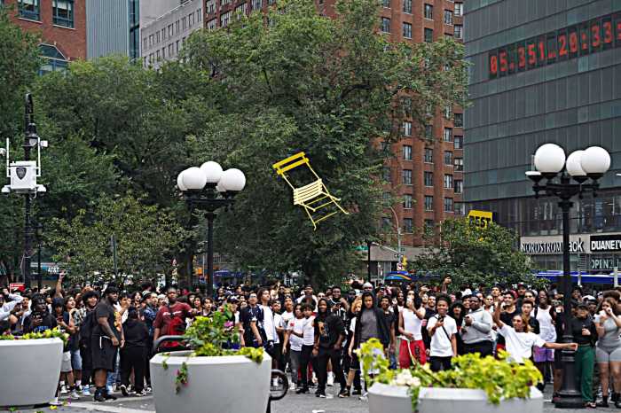 ‘Do it right’: Mayor Adams encourages streamer Kai Cenat to hold another giveaway after learning lessons of 2023 Union Square riot 3 Chair goes flying in dramatic photo from Union Square riot in August 2023