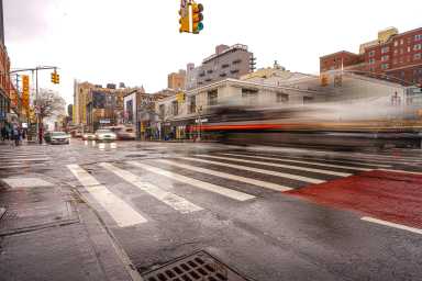Who Owns the Streets? The Competition for New York’s Public Realm 35 125th Street streetscape in Harlem