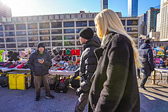 Vendors on Manhattan side of Brooklyn Bridge angry, perplexed as city gets set to remove them from hot spot 4 Brooklyn Bridge