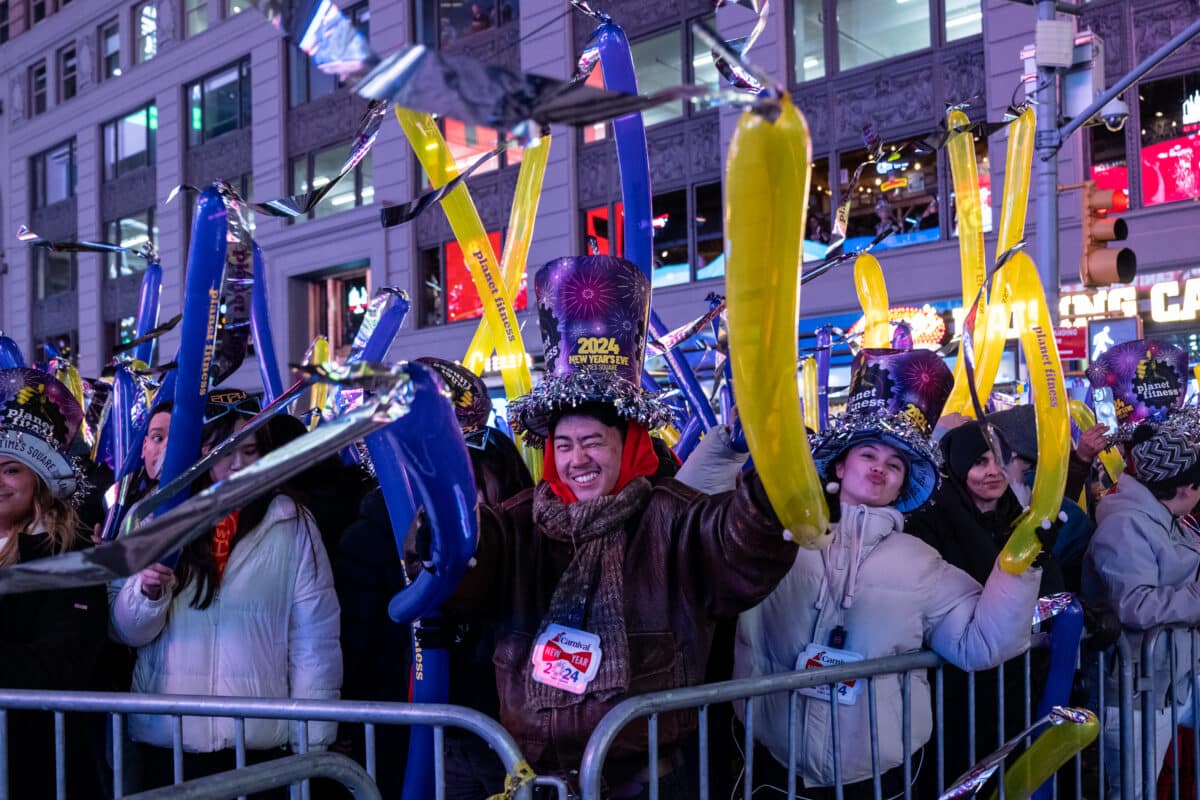 Happy New Year, NYC! One more look at the 2024 Times Square celebration 17 Happy New Year, NYC