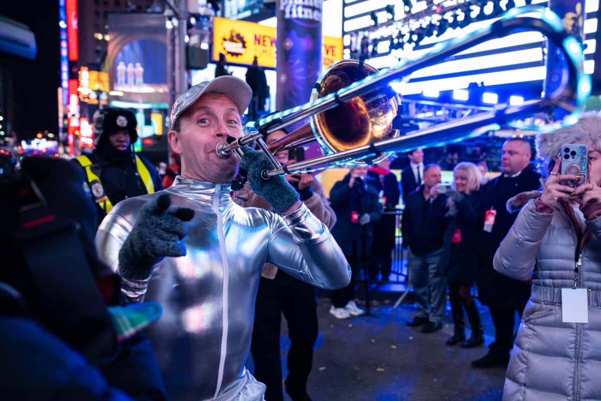Happy New Year, NYC! One more look at the 2024 Times Square celebration 19 Happy New Year, NYC