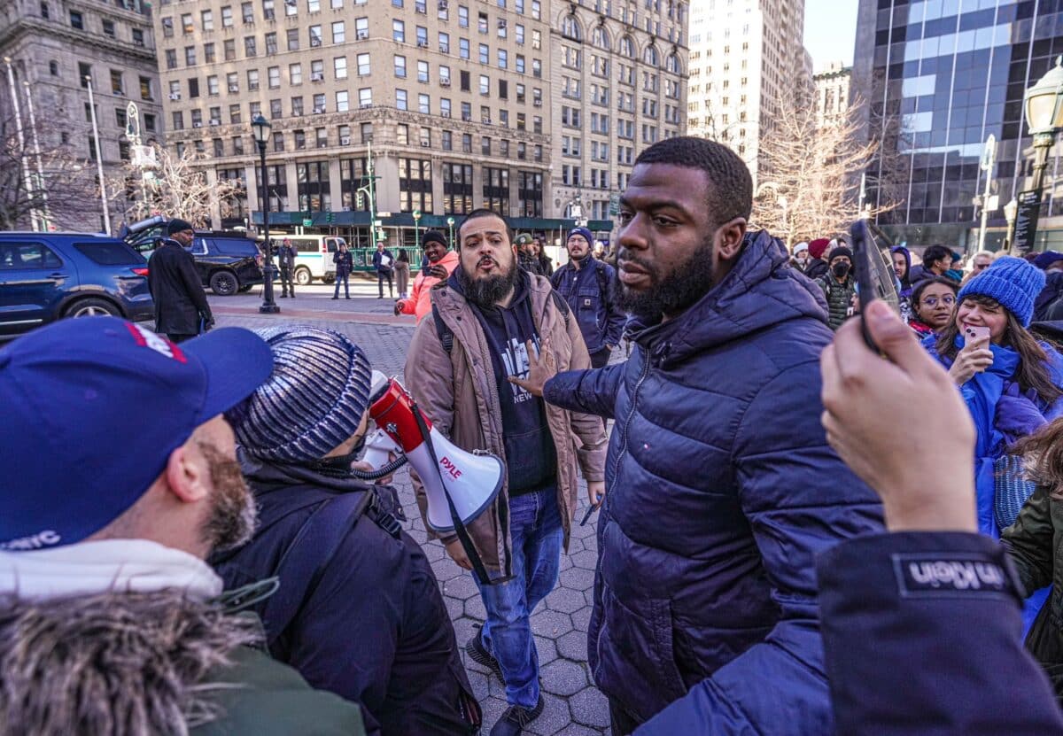 Lower Manhattan rally to stop migrant shelter limits crashed by far-right activists 12