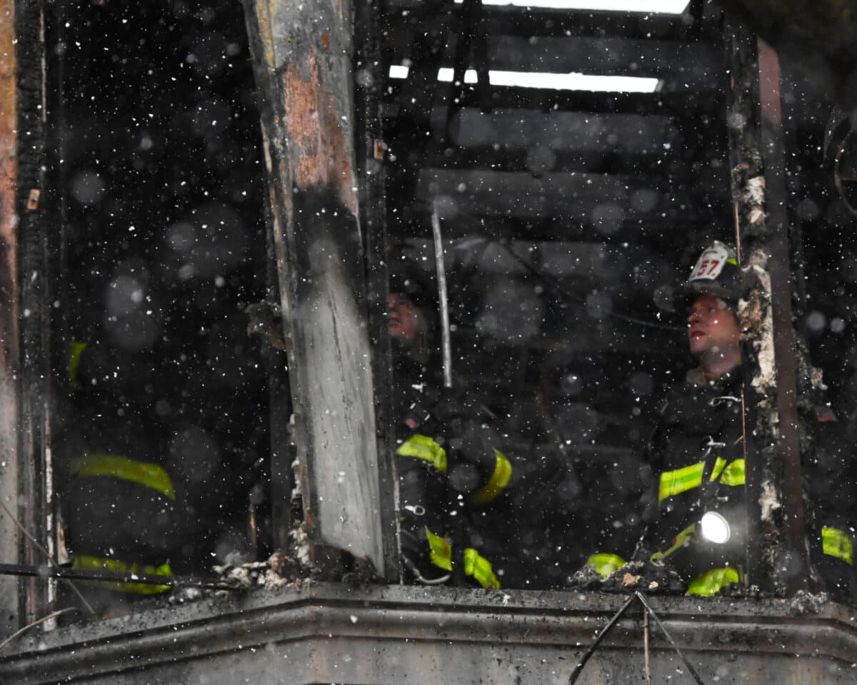 Brooklyn blaze injures one and leaves 25 migrants displaced 7 Brooklyn blaze