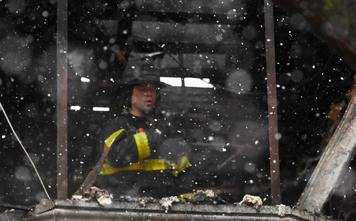 Brooklyn blaze injures one and leaves 25 migrants displaced 9 Brooklyn blaze