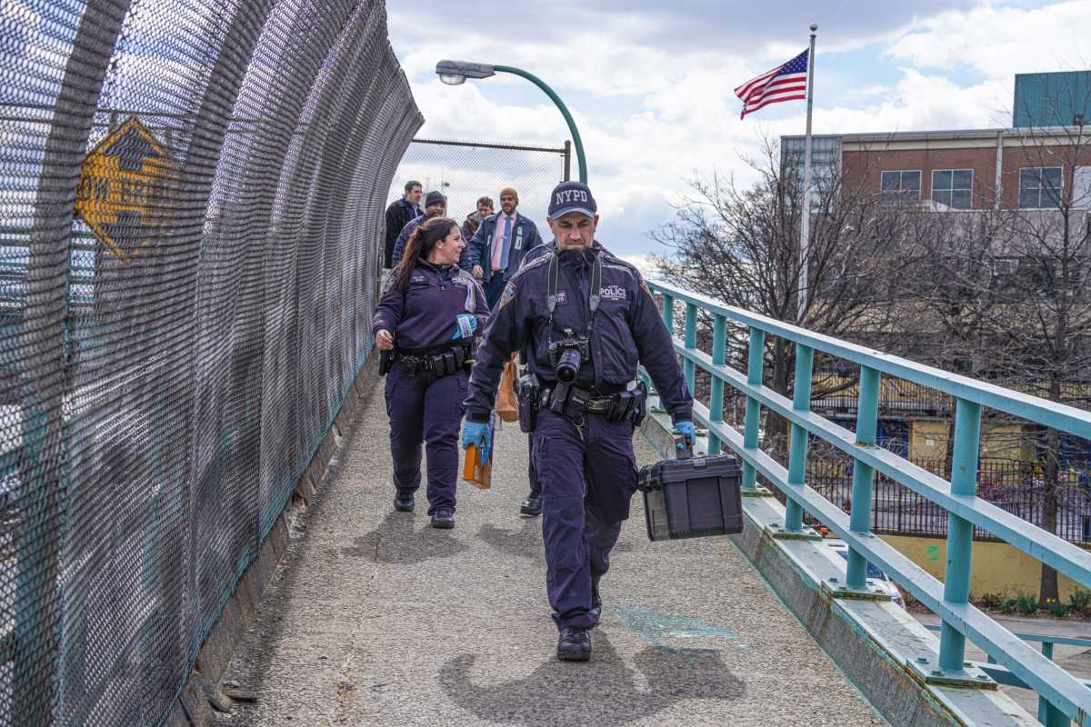 Police respond to suicide at East Harlem esplanade