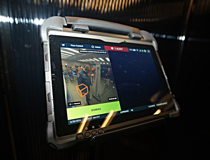 AI-powered metal detectors coming to NYC subway system in pilot crime-fighting program 6 screen shows a box where the tech detects a weapon