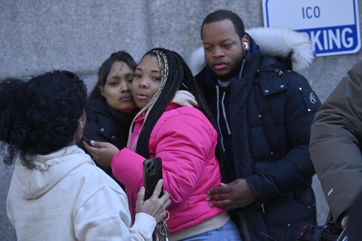 Man behind brutal Brooklyn stabbing of twin turns himself in to police 6 Man behind brutal Brooklyn stabbing