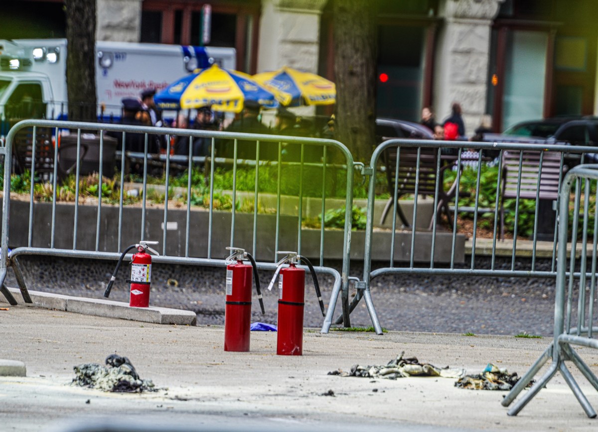 Florida man lights himself on fire outside Manhattan Criminal Courthouse amid Trump trial 3
