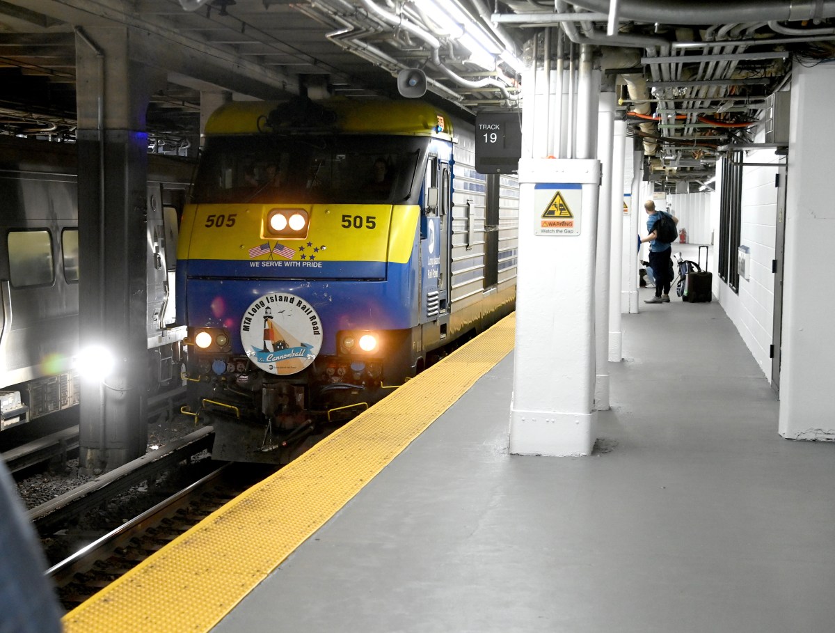 Memorial Day weekend: Here's a rundown of subway service changes to expect, and how to get to the beach 5 Memorial Day Cannonball train at Penn Station
