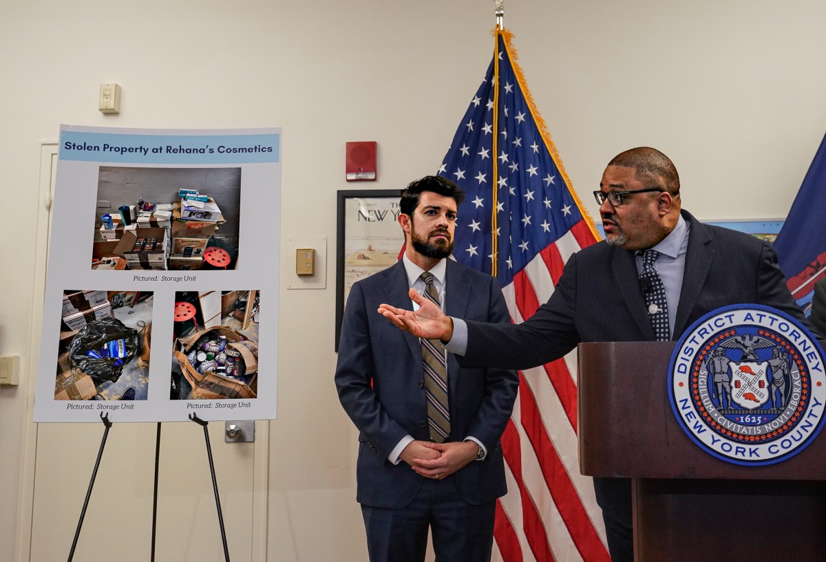 Fenced in: How the Manhattan DA's office took down two siblings allegedly behind major retail theft ring 8