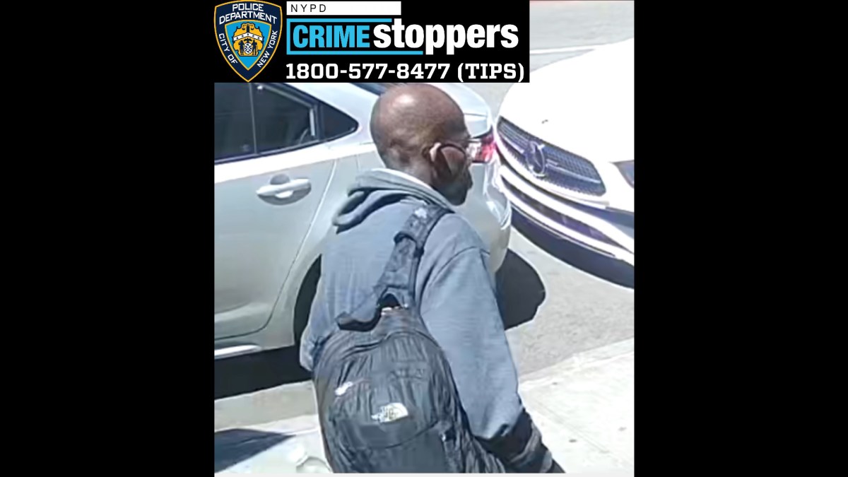 Senior sucker-punched outside of Upper East Side supermarket: cops 3