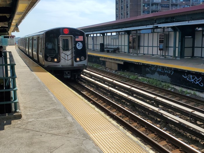 MTA boosting service on six subway lines as NYC rolls into Fourth of July weekend 4