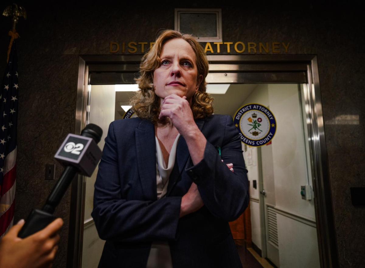 Suspect who shot two Queens cops ordered held behind bars indefinitely at virtual arraignment 8