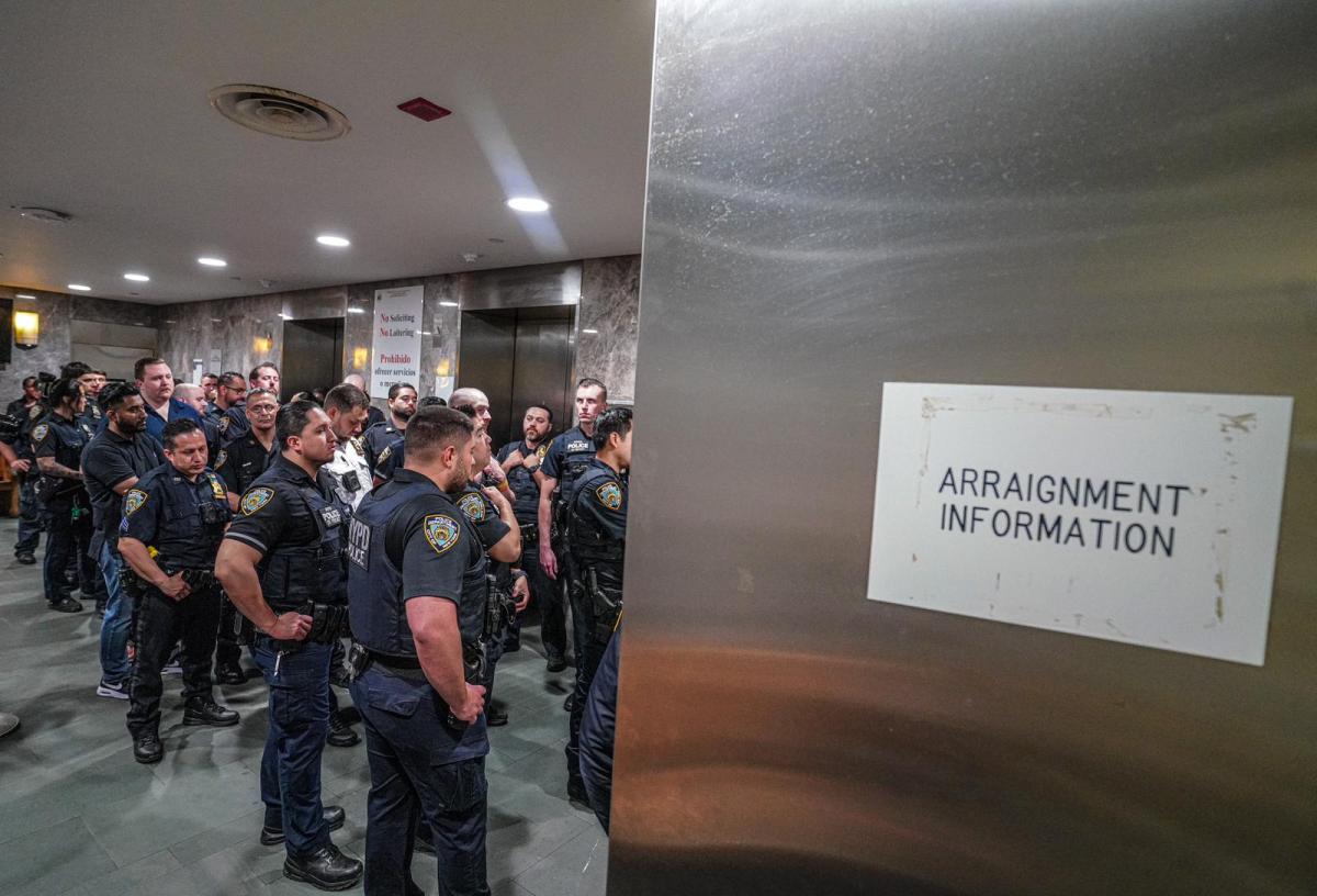 Suspect who shot two Queens cops ordered held behind bars indefinitely at virtual arraignment 7