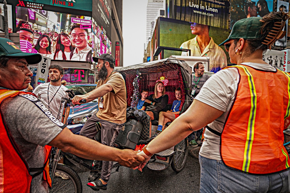 Hundreds of migrants protest in Times Square in protest of Biden's border crackdown 14