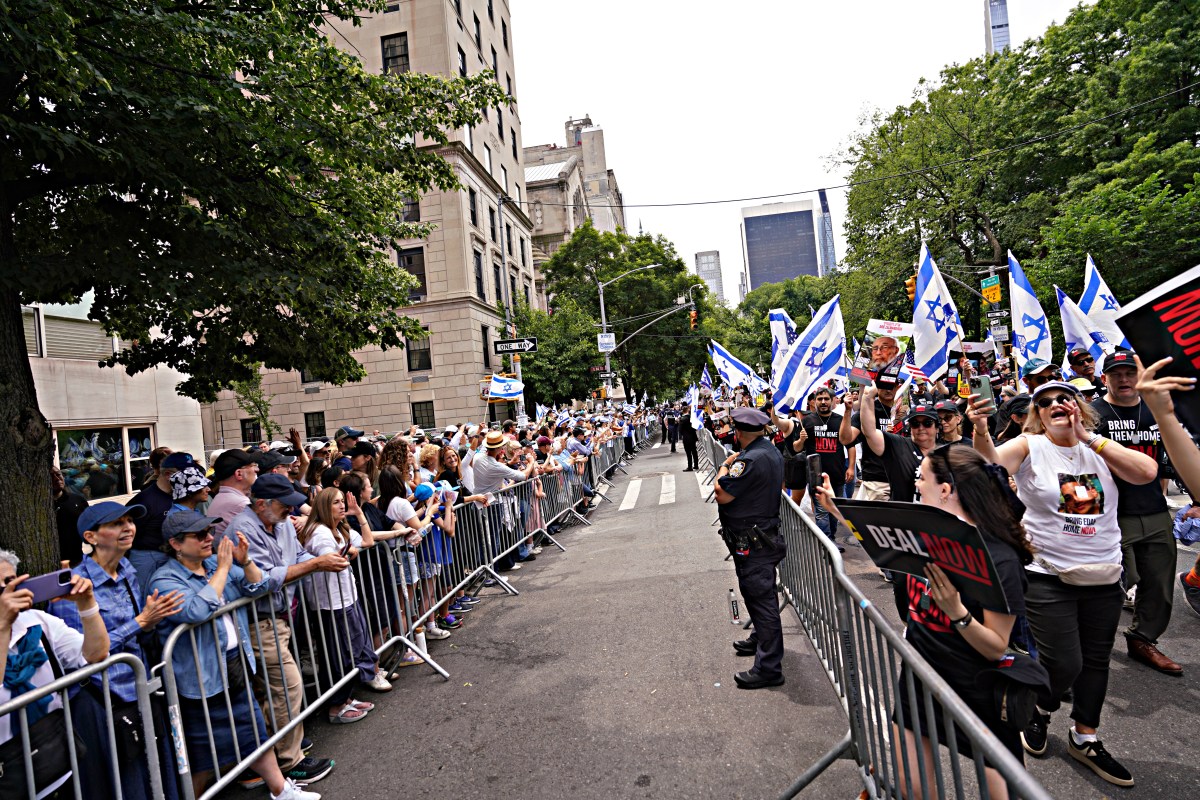 Bittersweet Salute to Israel Parade focuses on four words: Bring the hostages home 17 Israel Parade