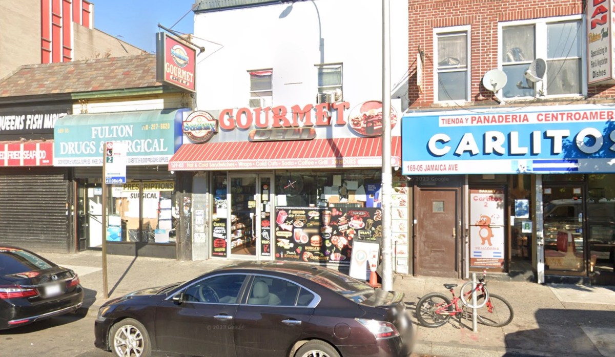 Scene where Queens man was stabbed dead