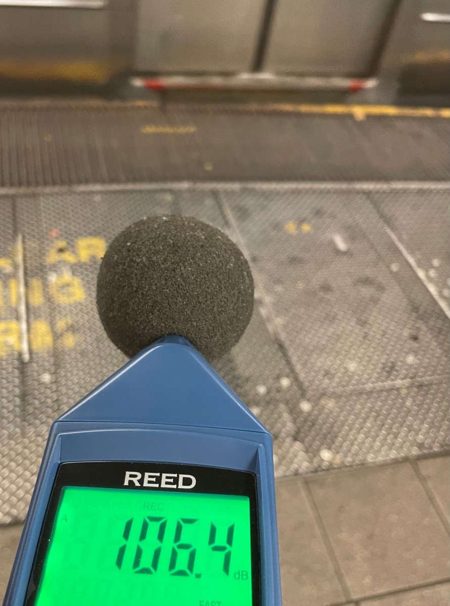 New York's subways are loud, and they're not getting any quieter: amNY checks the noise levels 3 Using a decibelmeter to measure noise levels at a subway station.