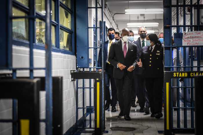 ICE to stay off Rikers Island for another week as legal battle continues 3