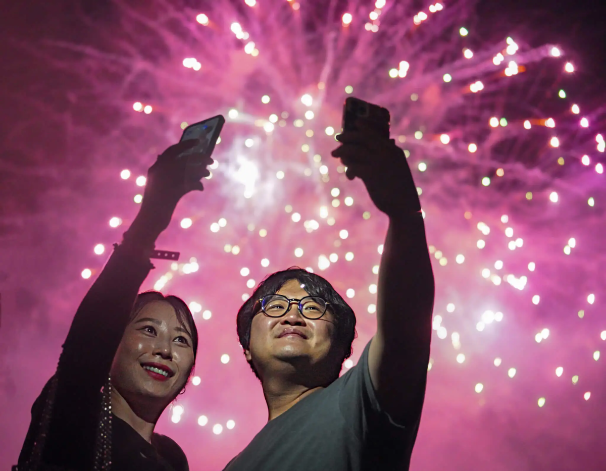 Macy's Fourth of July Fireworks Extravaganza: Here's what to know about the big show! 5 Spectators film themselves at Macy's Fourth of July Fireworks Extravaganza