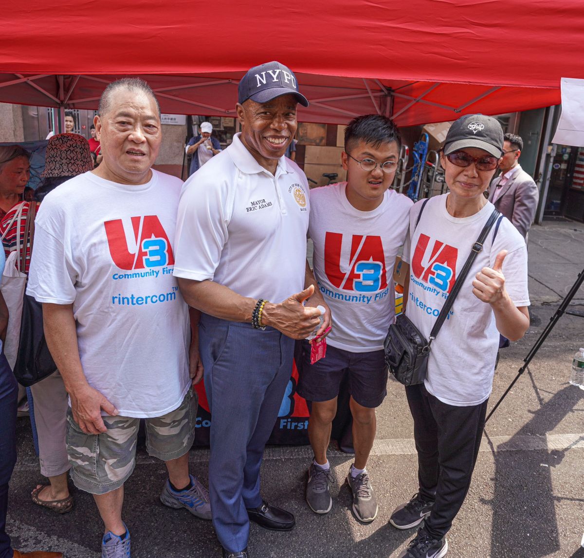 Cops bond with Chinatown residents at National Night Out Against Crime 8