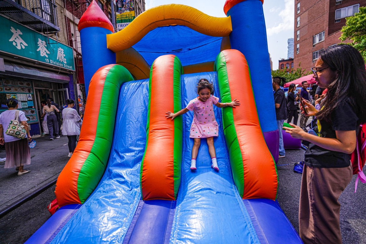 Cops bond with Chinatown residents at National Night Out Against Crime 6