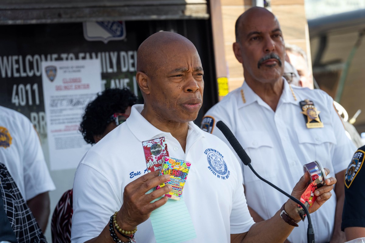 Mayor Adams keeps 'confidence' in NYC Sheriff Miranda amid reports of new corruption probe 2 Mayor Adams with NYC Sheriff Miranda