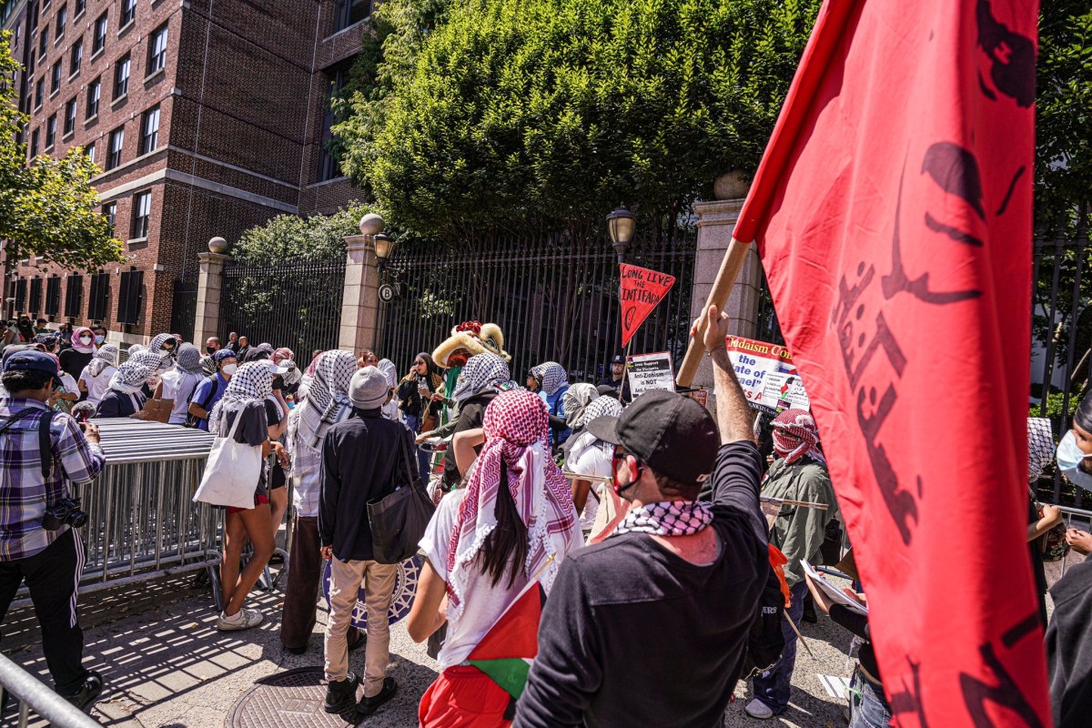 Reading, writing and rage: Columbia University and Barnard College see pro-Palestine protests on first day of fall classes 6 A slew of Palestine protesters marched back and forth outside of Barnard College on 3009 Broadway on Sept. 3
