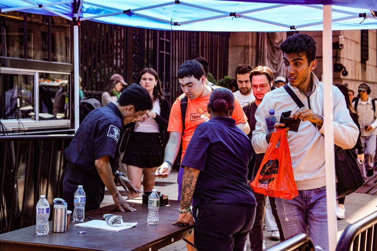 Reading, writing and rage: Columbia University and Barnard College see pro-Palestine protests on first day of fall classes 7 Security guards were placed at every entrance to both Columbia and Barnard, requiring students to either show or scan their identification card