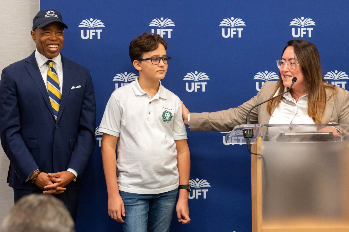 NYC public schools to get an extra December day off, thanks to one Brooklyn student's petition 2 Brooklyn student who helped earn public school students an extra day off in December