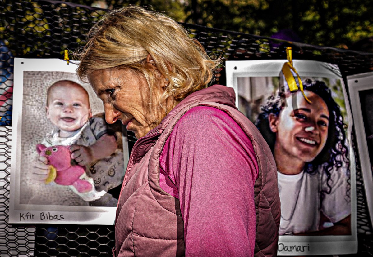 'We want this war to end,' Hundreds gather in Central Park to mark somber anniversary of Oct. 7 terror attack on Israel 2 Attendees marked the somber commemoration by erecting a fence and fastening images of the hostages to it, dubbing it “the wall of hope."