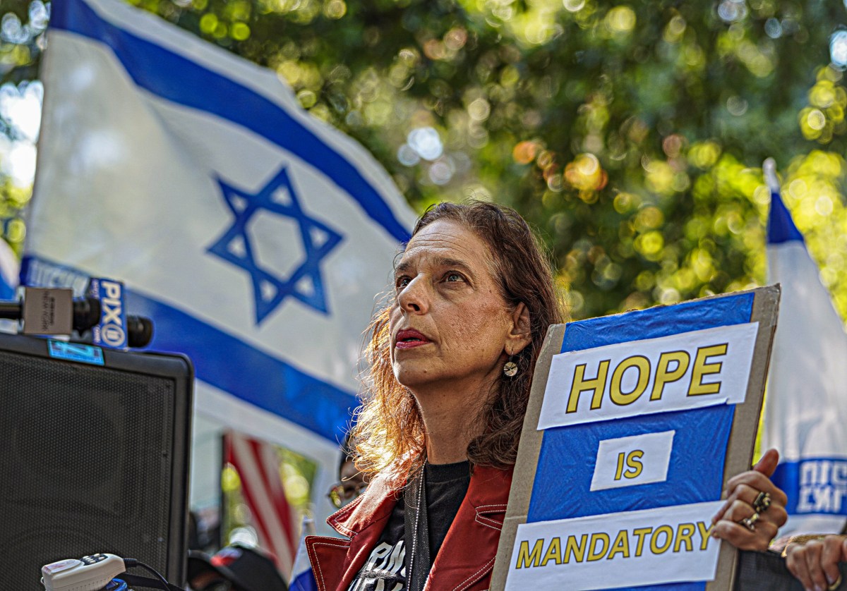 'We want this war to end,' Hundreds gather in Central Park to mark somber anniversary of Oct. 7 terror attack on Israel 7