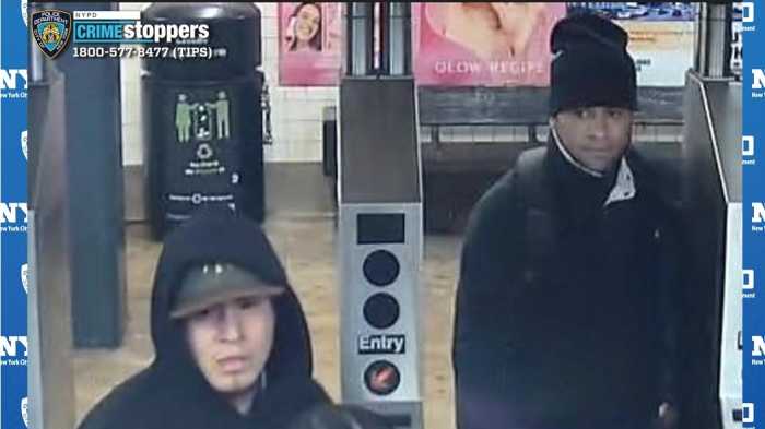 Queens crooks choke and rob man at subway station: cops 4 Two Queens brutes who choked and robbed a man on Thanksgiving night at a subway station remain at large, police reported.