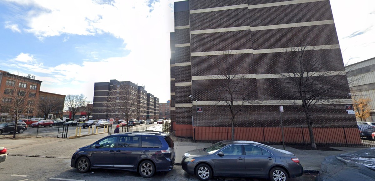 Brooklyn man shot dead at apartment complex; suspect still at large, cops say 2 Scene of deadly Brooklyn shooting