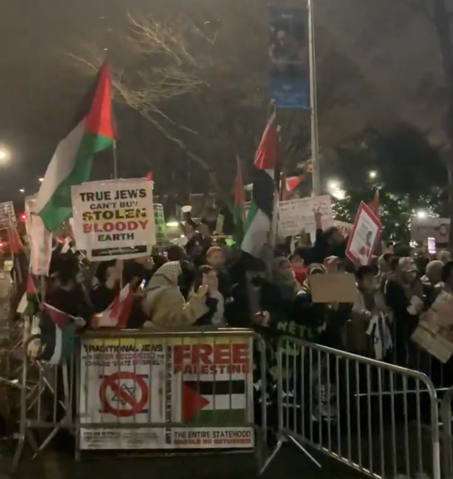 Brooklyn officials speak out after hundreds of pro-Palestine demonstrators rally outside Jewish center 2 Hundreds of pro-Palestine protestors demonstrated at Kingsway Jewish Center in Brooklyn on Nov. 19, 2024.