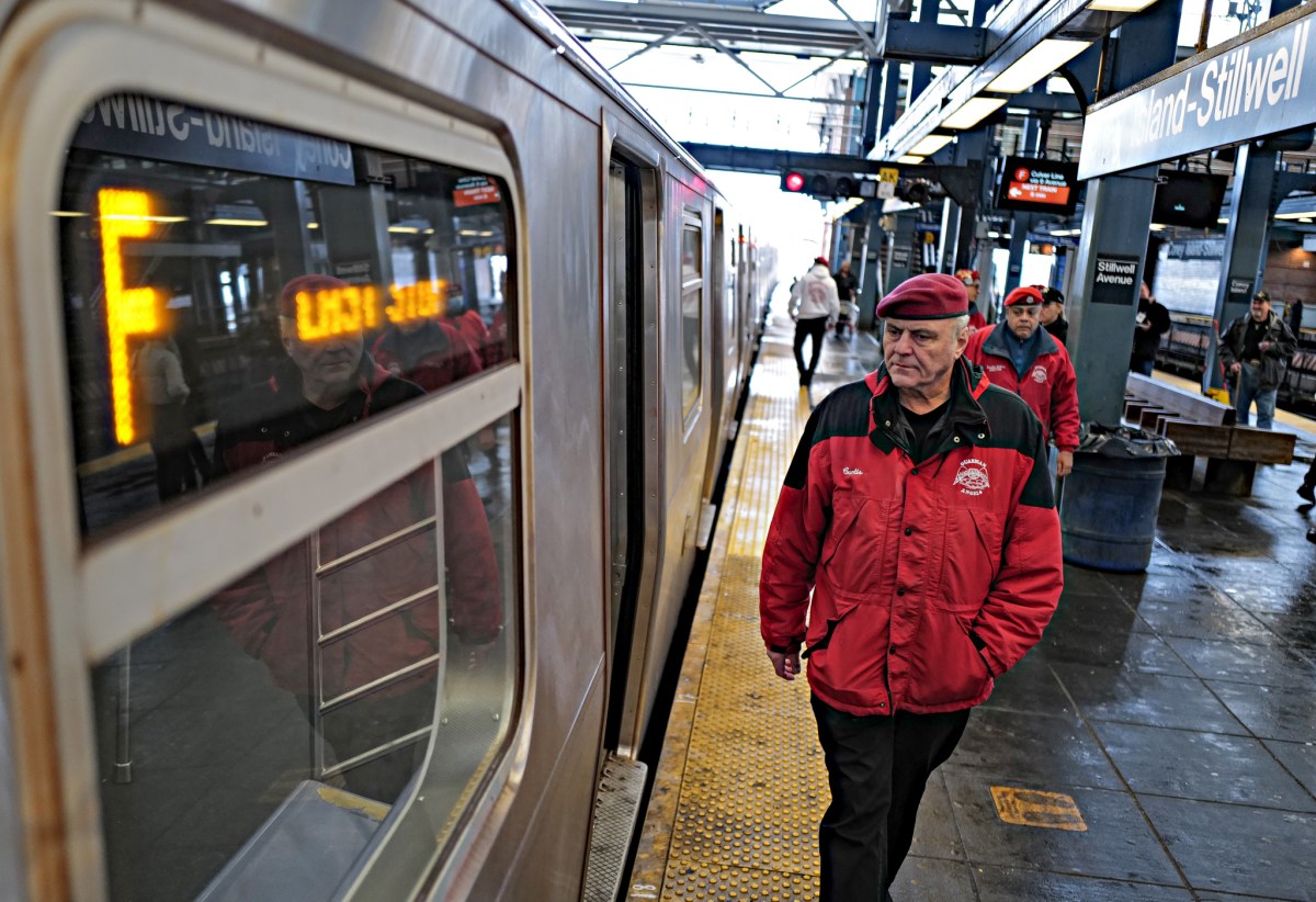 Guardian Angels resume subway patrols following subway arson attack as founder Curtis Sliwa questions transit safety 3