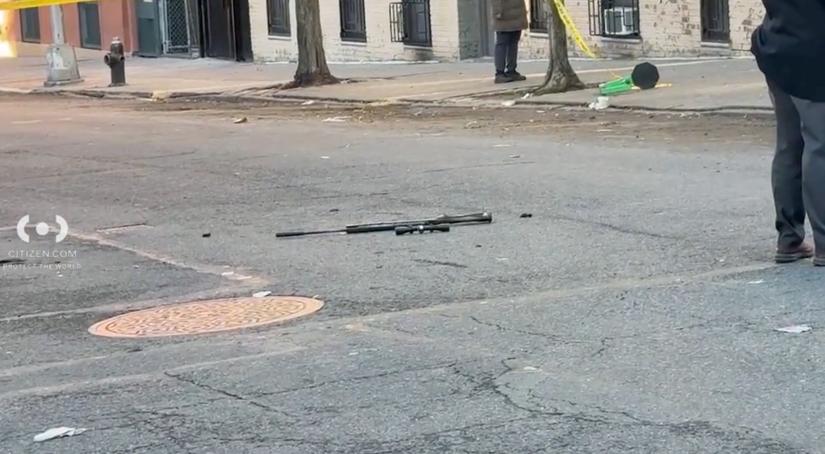Man shot dead at Bronx street corner; cops search for perp who pulled trigger 2 Rifle found at scene where Bronx man was shot