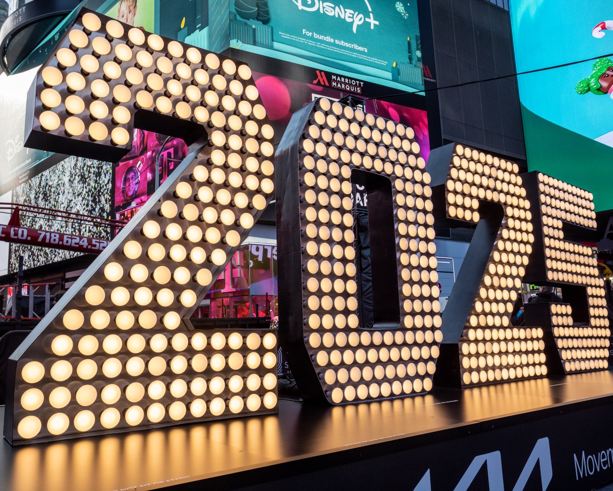 Iconic '2025' numerals arrive in Times Square, starting the countdown to the New Year 4 The 2025 numerals arrived in Times Square on Dec. 18. Photo by Gabriele Holtermann
