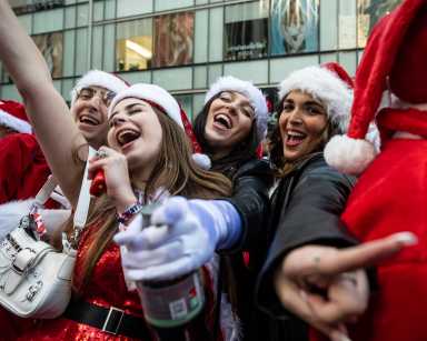 Nice and naughty: SantaCon NYC brings thousands of revelers to soak up the boozy decadence 30 Thousands of Yuletide revelers participated in 2024 SantaCon NYC.