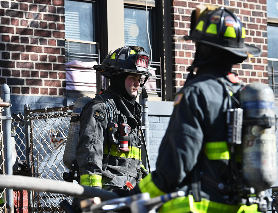 FDNY quickly takes down Brooklyn basement fire 3 Firefighters quickly deployed two hosel ines to knock down a basement fire at 159 East 59 Street.