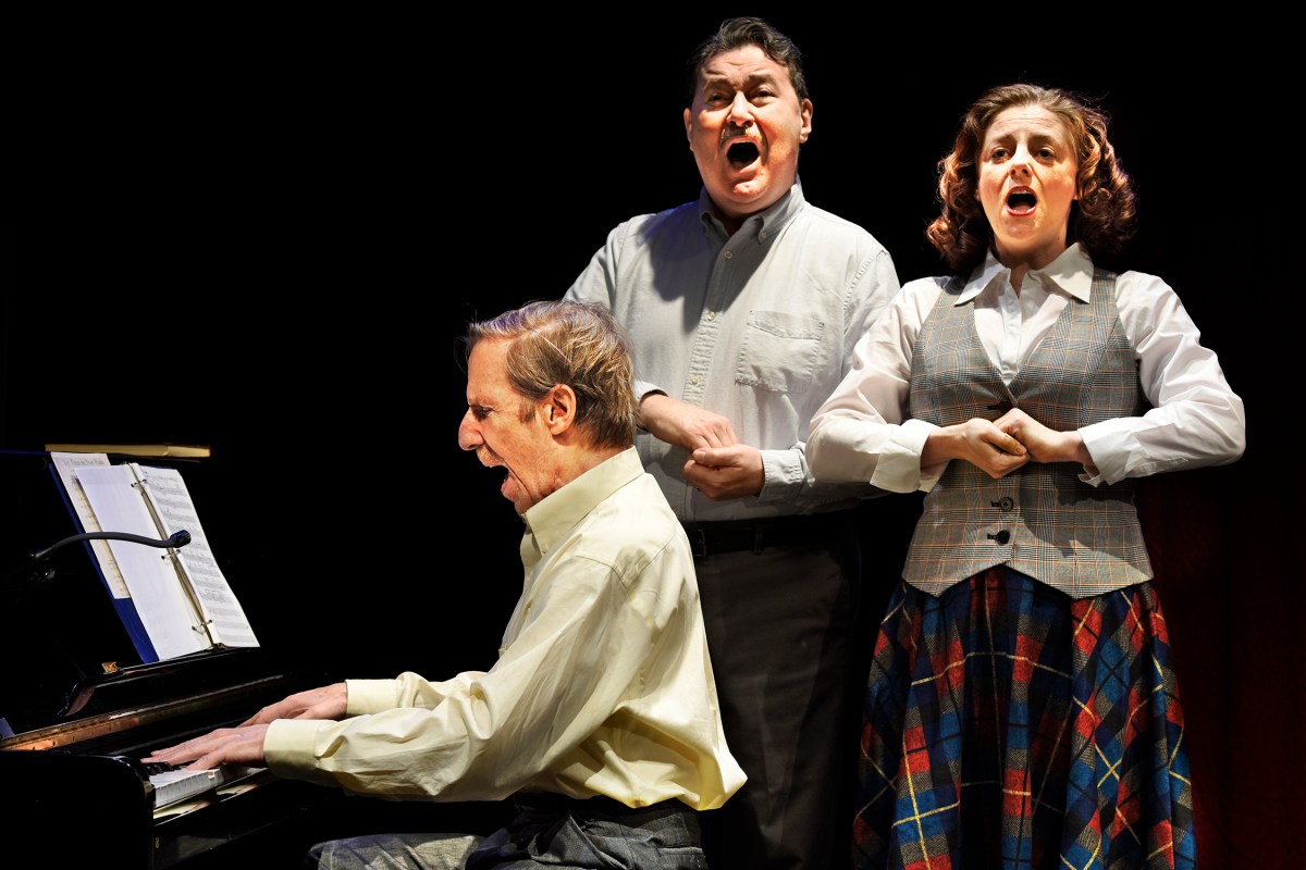 West Village production 'The Essence' celebrates the liveliness of Yiddish, 'the vehicle that carries the Jewish soul' 5