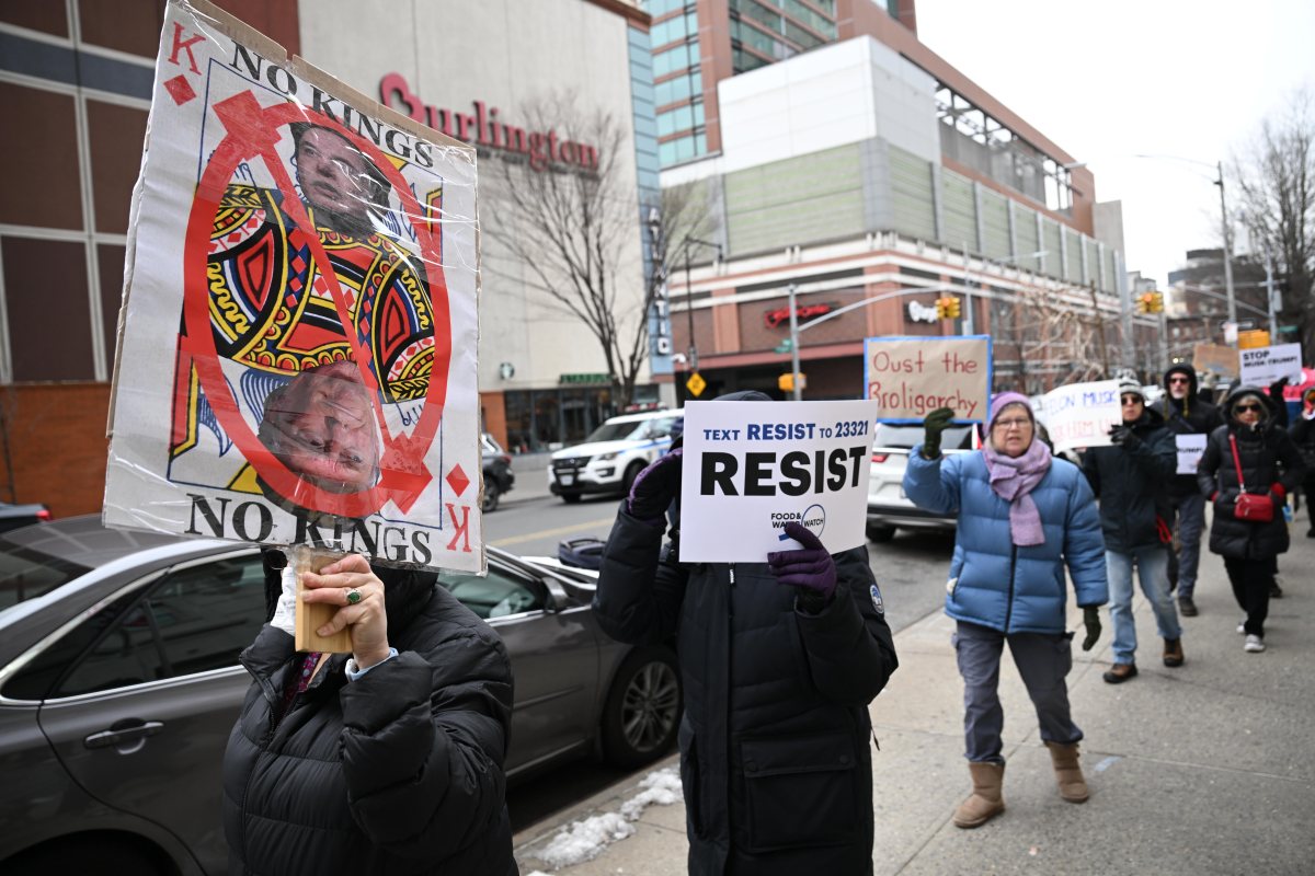 Protesters call on Hakeem Jeffries in Brooklyn to do more to resist Trump administration 6