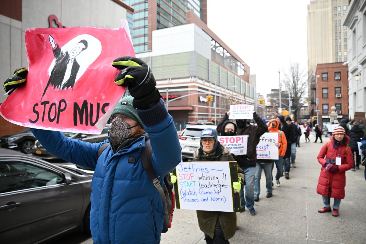 Protesters call on Hakeem Jeffries in Brooklyn to do more to resist Trump administration 5