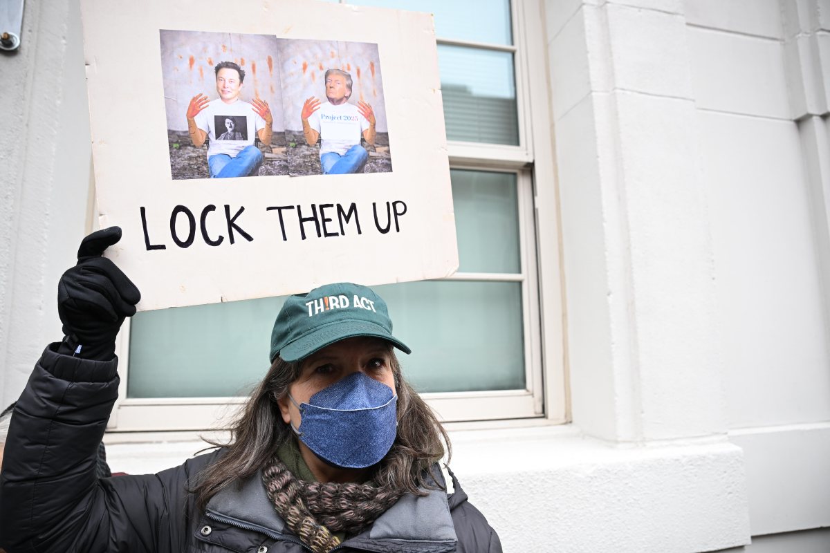 Protesters call on Hakeem Jeffries in Brooklyn to do more to resist Trump administration 2