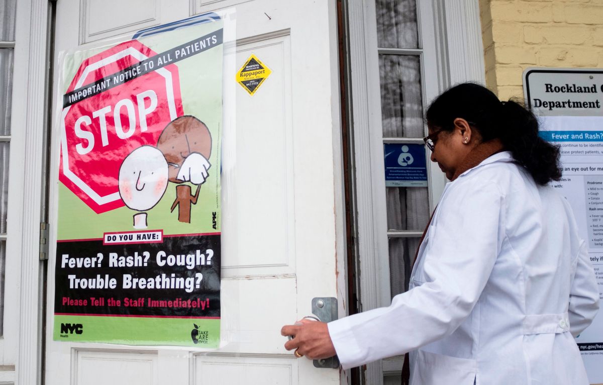 Measles advisory: New York state warns about dangers of infectious virus amid outbreak in Western U.S. 2 Sign about measles outbreak in New YOrk